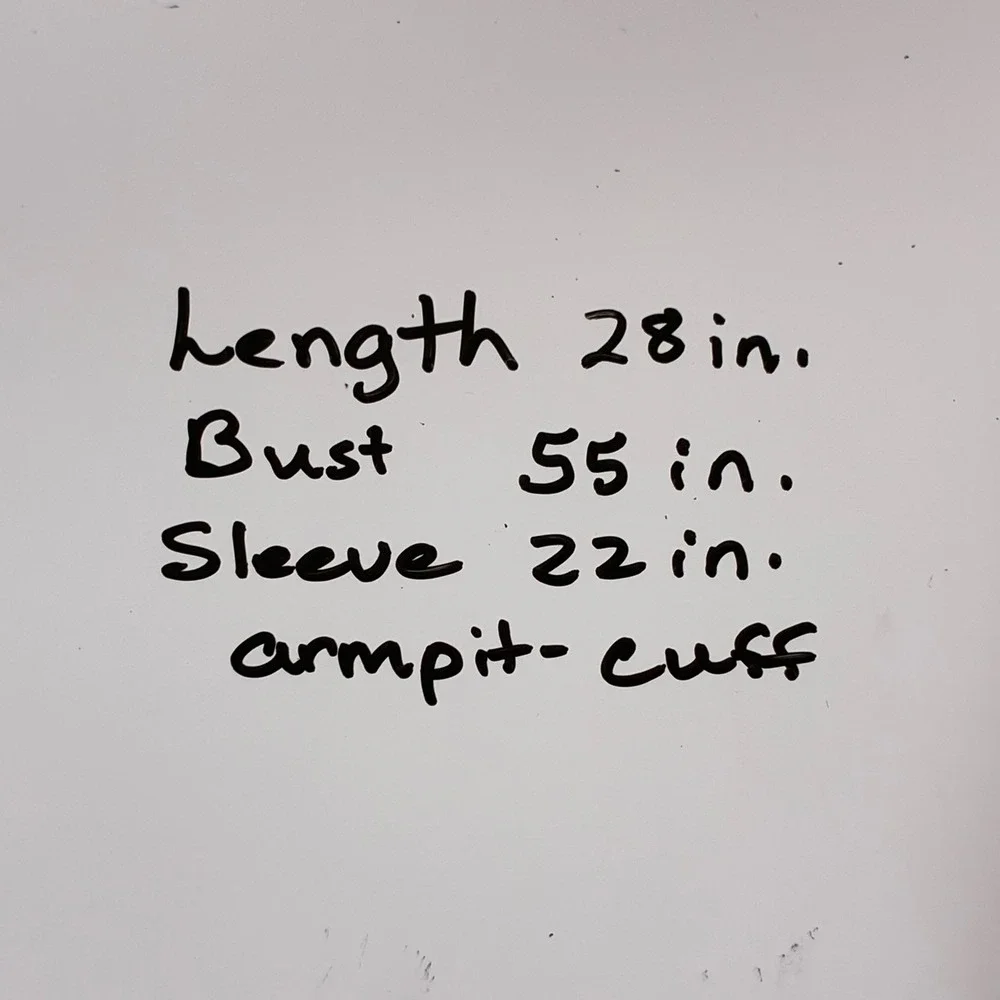 Buc-ees sweatshirt Women's XL Gray Classic Beaver Graphic Whimsical Travel Texas - Picture 6 of 7